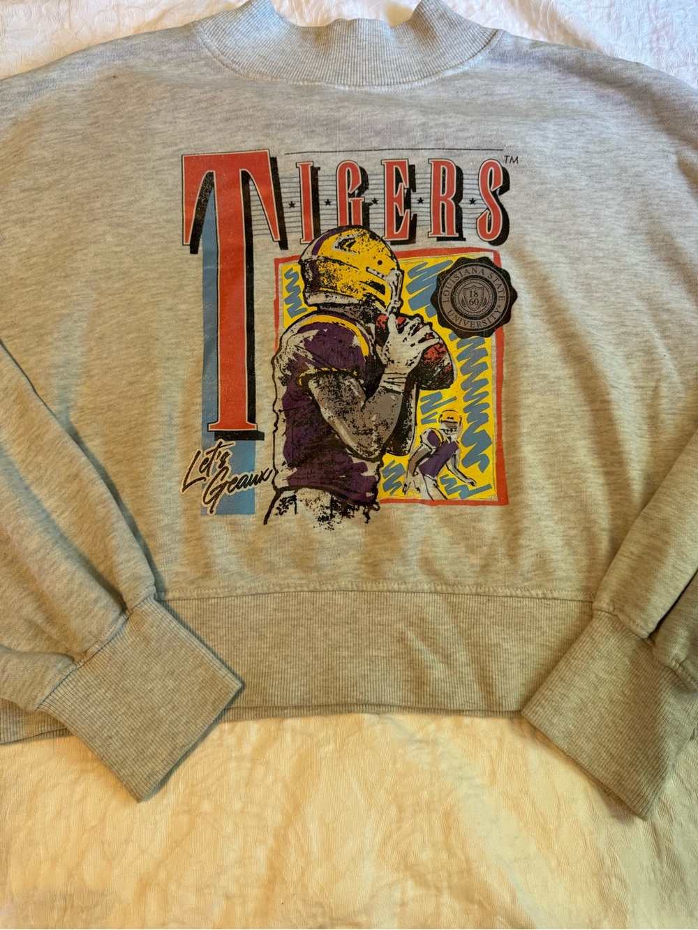 Chicka-d LSU Tigers Women’s M Cropped Mock Neck Sweatshirt Gray Football